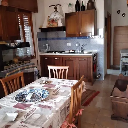 Casa Ester Stagnone 別荘 サン・レオナルド